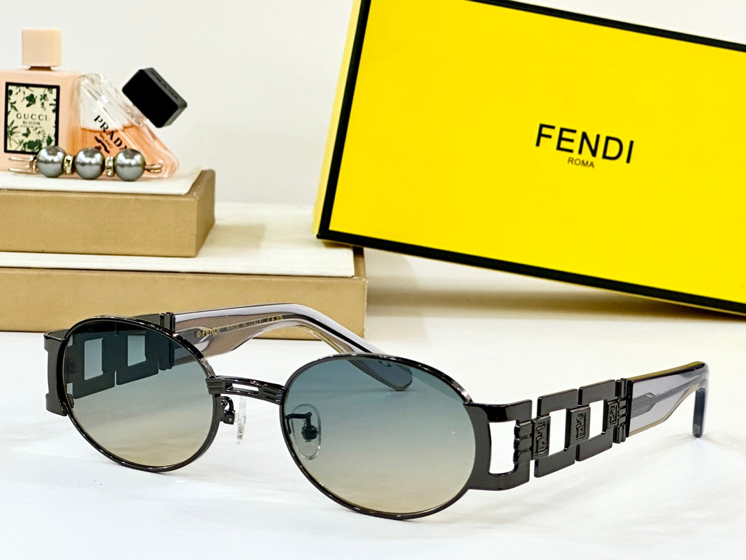 FIRST CRYSTAL OVAL FRAME SUNGLASSES 7076 IN METAL