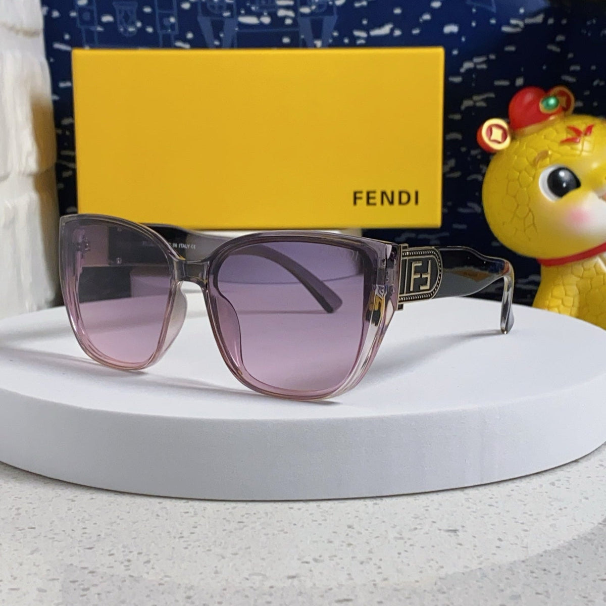 DIAGONAL CHUNKY SQUARE FRAME SUNGLASSES 543494 IN ACETATE