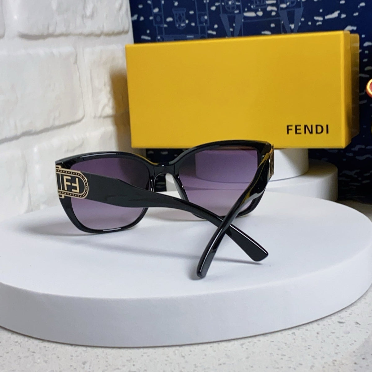 DIAGONAL CHUNKY SQUARE FRAME SUNGLASSES 543494 IN ACETATE