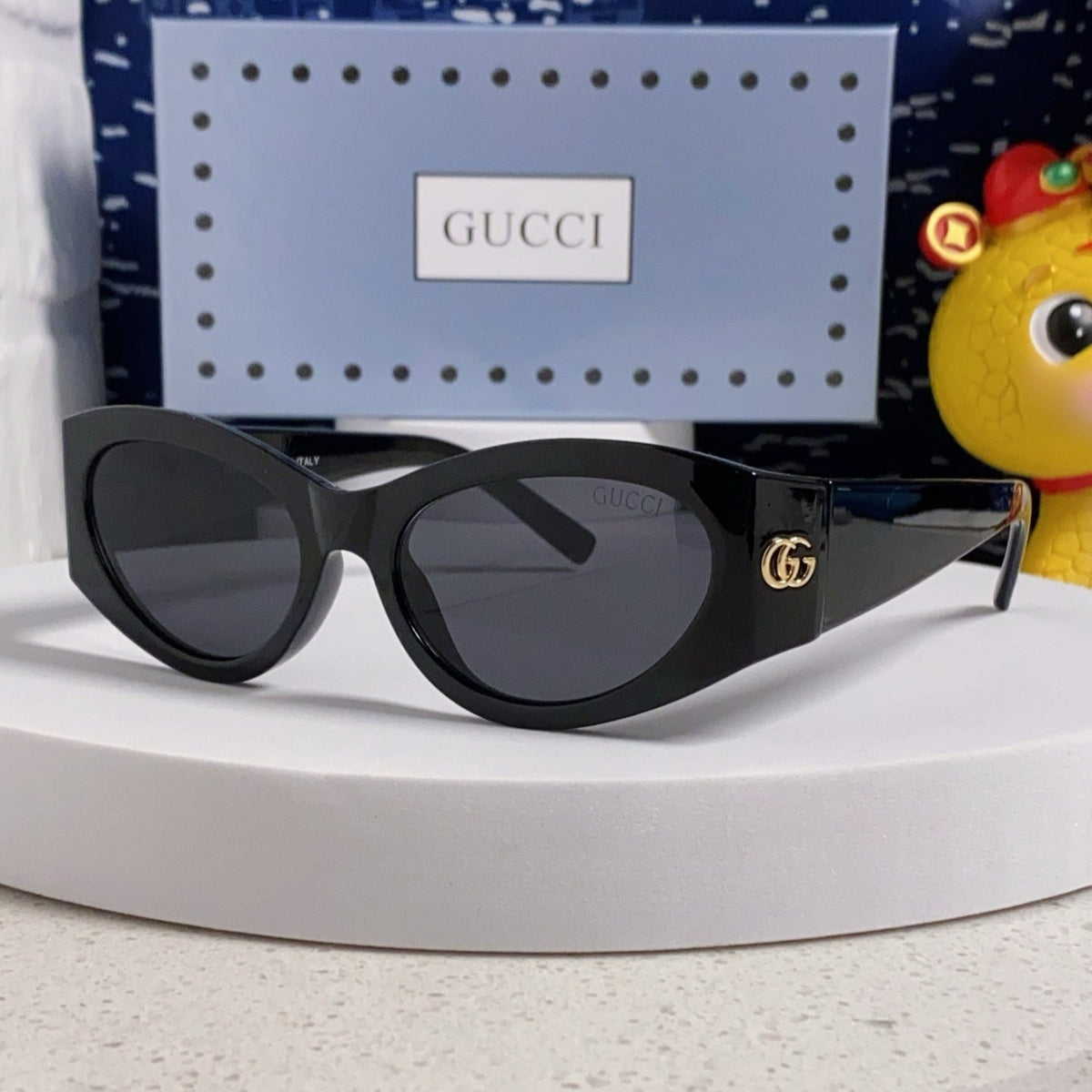 CAT-EYE FRAME SUNGLASSES 563336 IN ACETATE