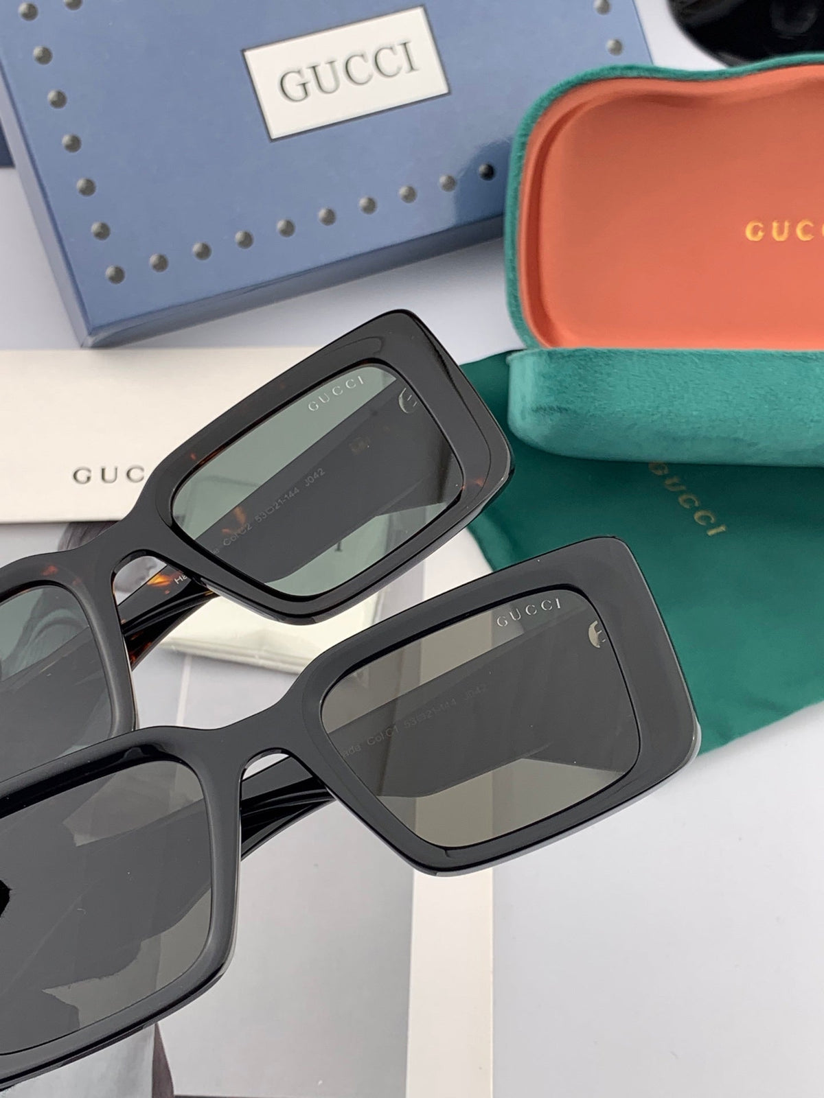 CHUNKY RECTANGULAR FRAME SUNGLASSES G204 IN ACETATE