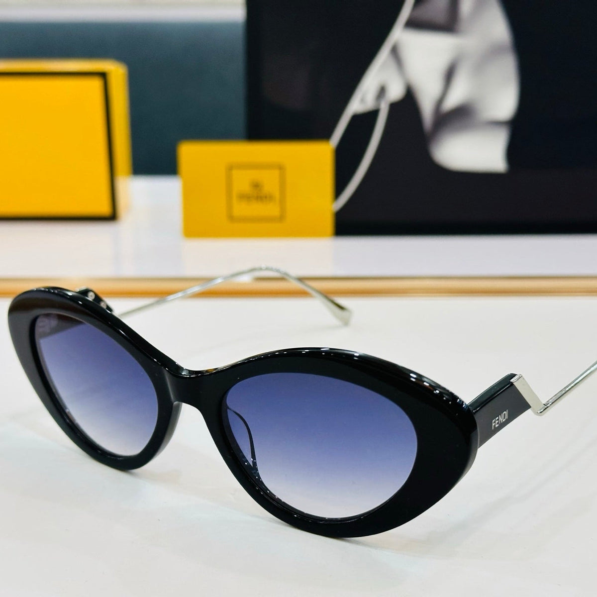 FF DIAMONDS CAT-EYE FRAME SUNGLASSES E3019 IN ACETATE