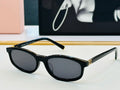MIU SUNGLASSES IN RECTANGULAR ACETATE 646116
