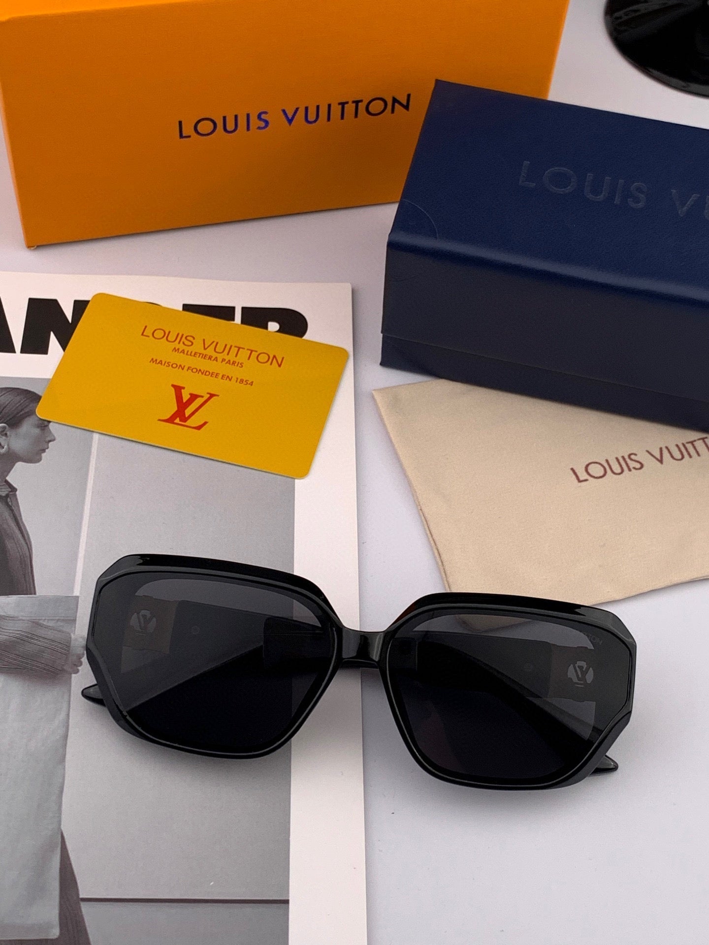 LOUIS VUITTON SQUARE SUNGLASSES L8551 IN ACETATE