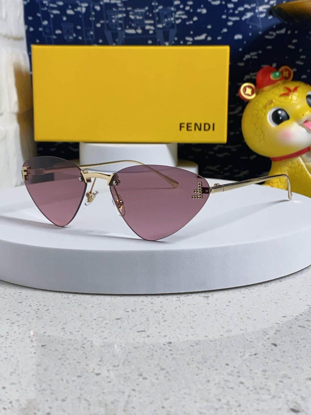 SKY RIMLESS TRIANGLE FRAME SUNGLASSES 566724 IN METAL