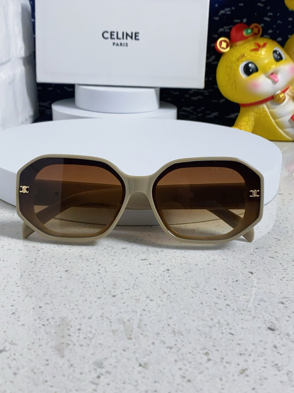 CELINE TRIOMPHE SQUARE SUNGLASS 566741 IN IVORY ACETATE