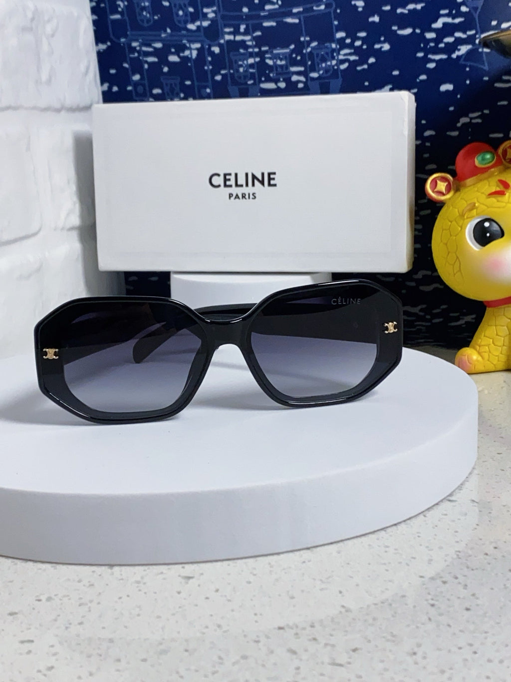 CELINE TRIOMPHE SQUARE SUNGLASS  566743 IN BLACK ACETATE GRADIENT SMOKE LENSES