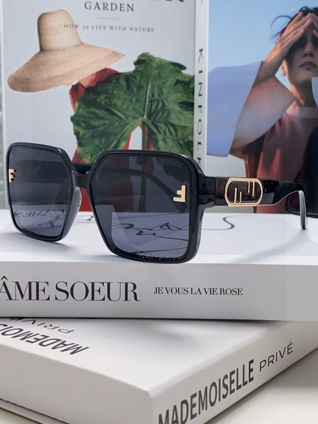 EMBOSSED LOGO FF DIAMONDS SQUARE FRAME SUNGLASSES 575798 IN ACETATE